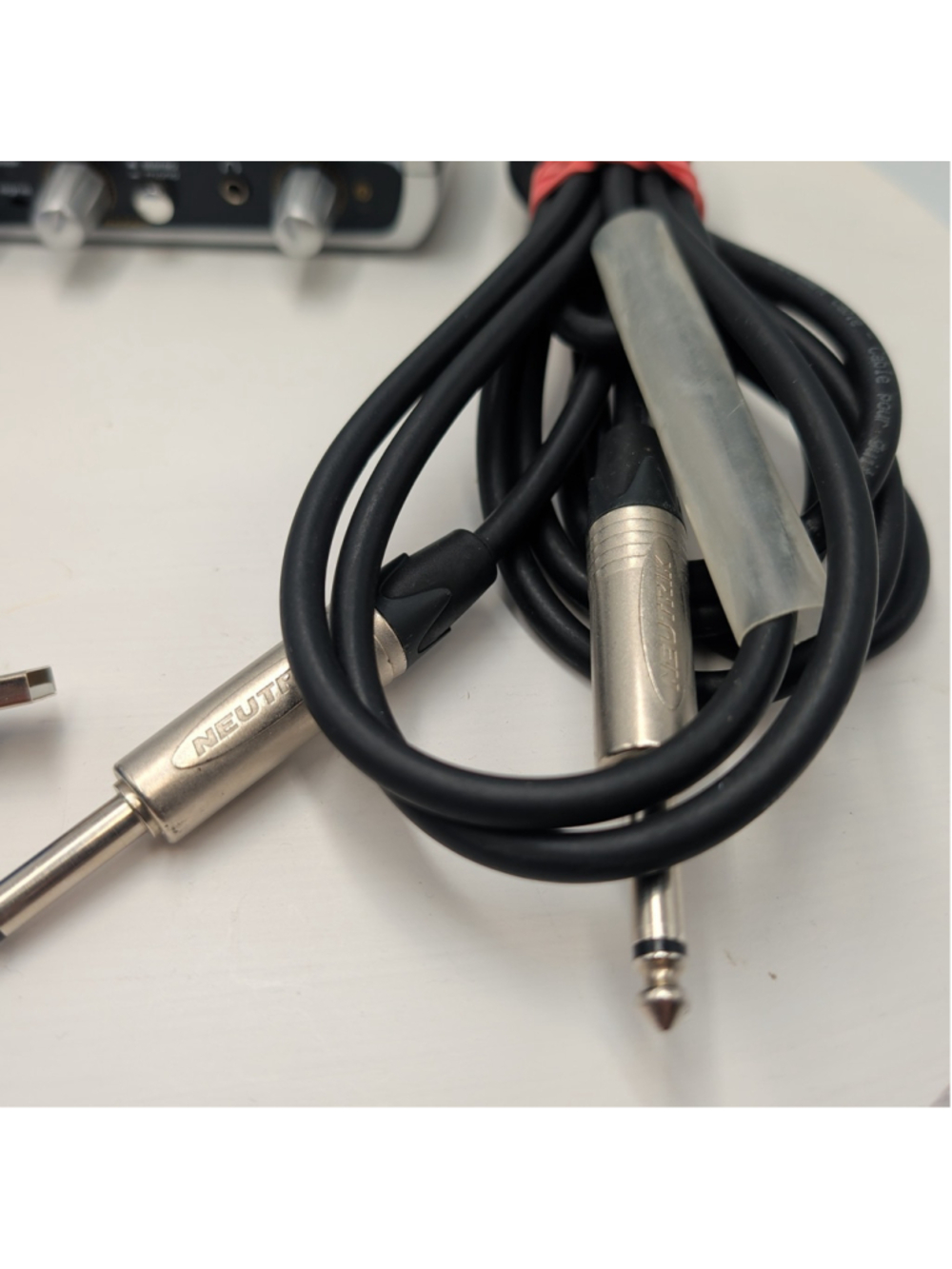 M-Audio Fast Track Guitar Instruments Mic Recording USB Digital Interface Silver - Picture 5 of 9